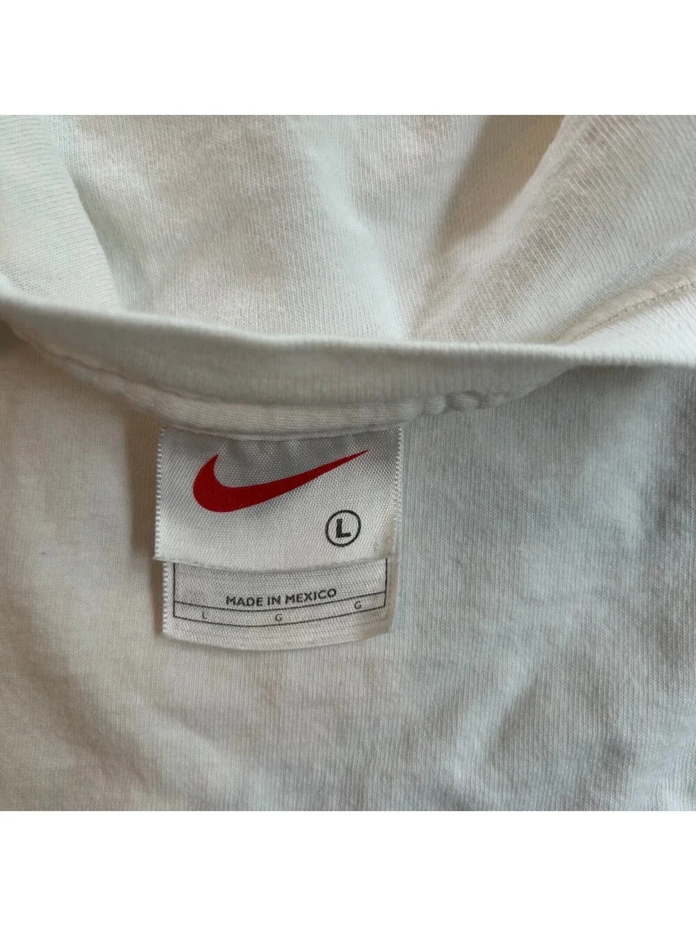 Nike White 'There Is No Finish Line' Graphic T-Shirt Large